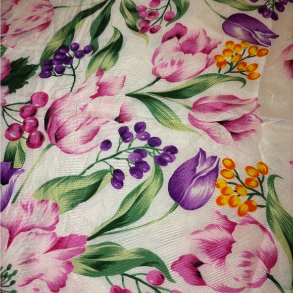 Scarf: Floral 100% Silk Vintage Scarf EUC - Picture 9 of 15